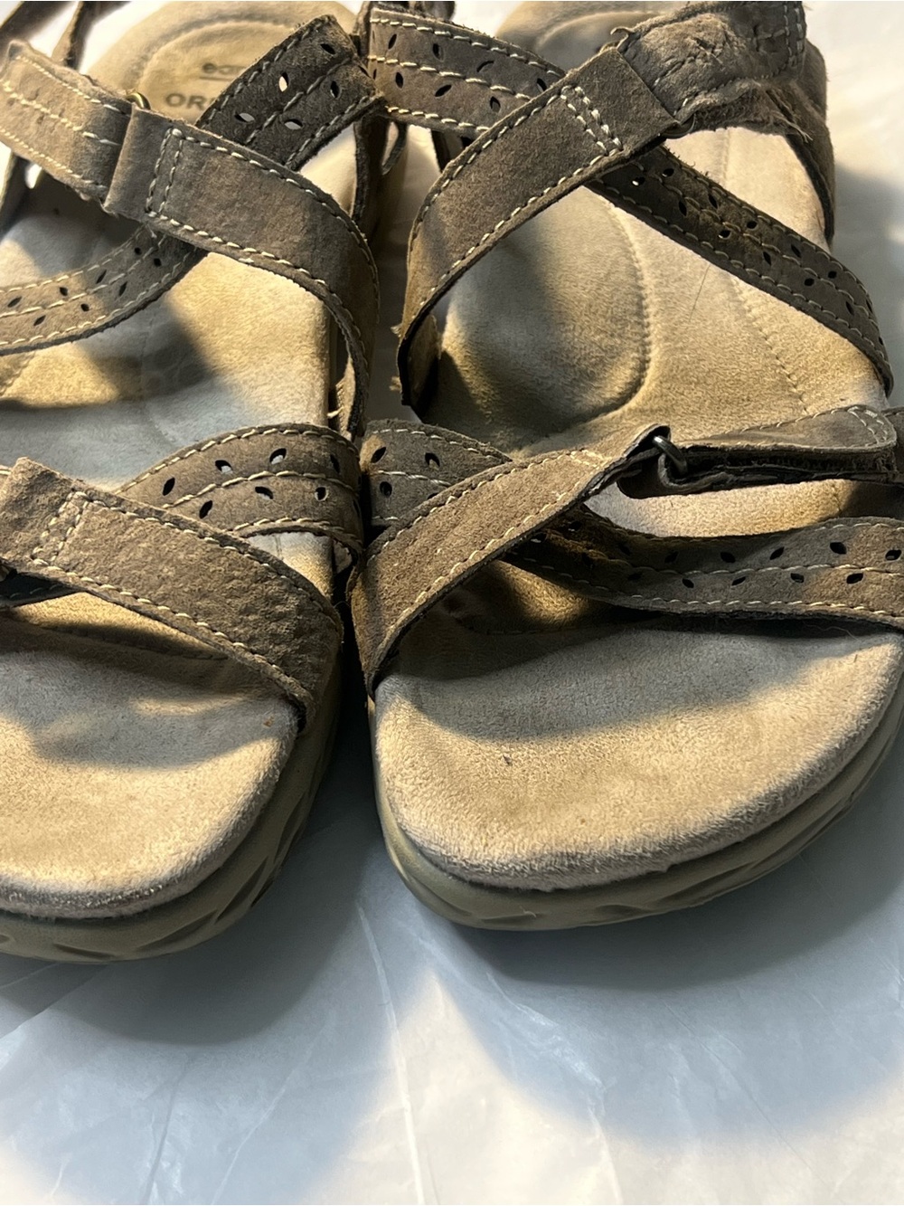 Earth Origins Taupe Strappy Lightweight Women's Sandals - Picture 11 of 11